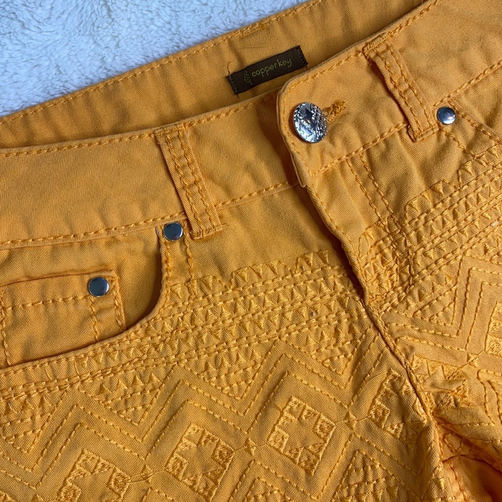 🤩🧡 Embroidered Denim - Picture 3 of 5